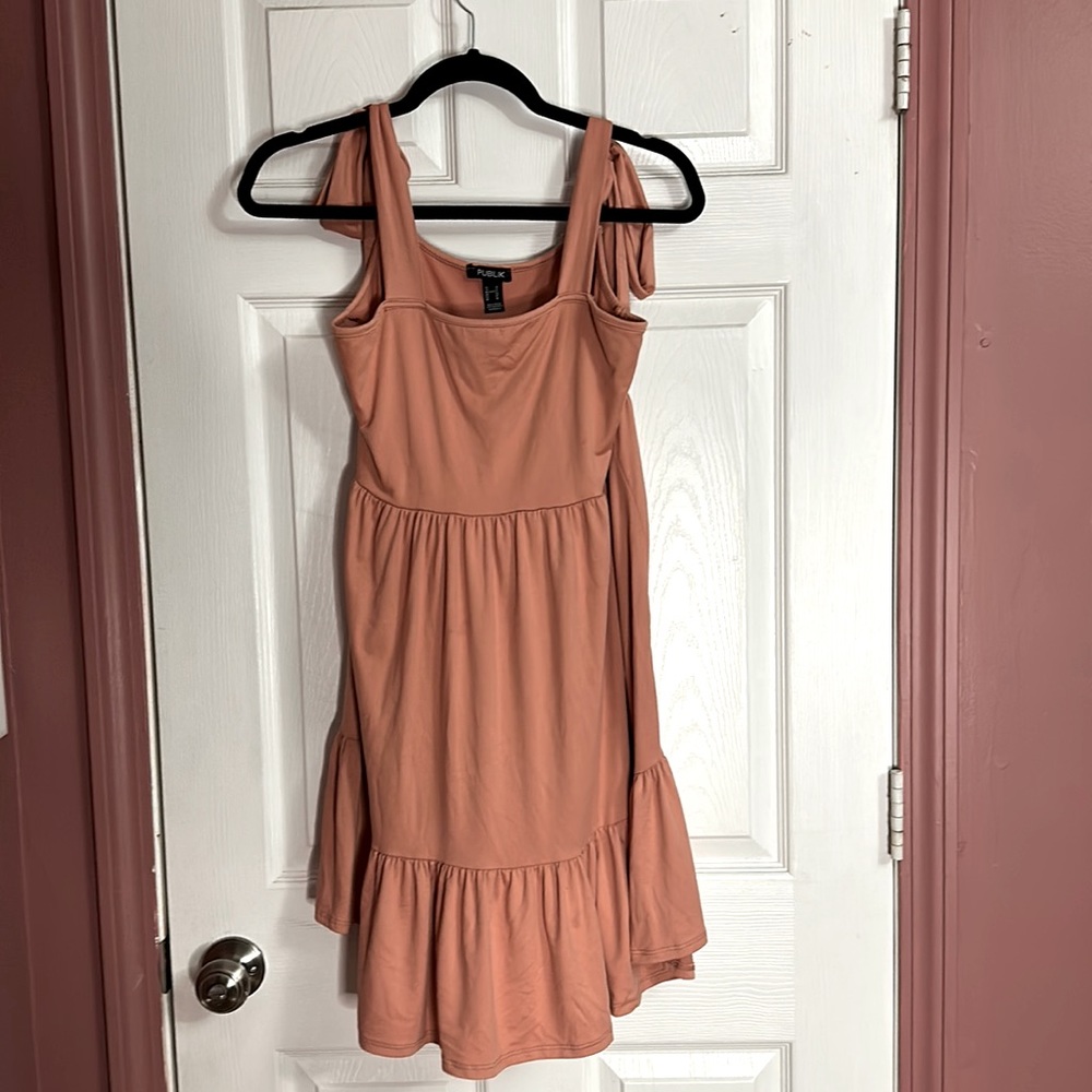 Peach midi dress. Size XL. Tie straps. Brand new